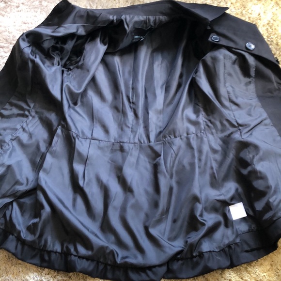 🖤 Pleated Black Coat 🖤 - Picture 7 of 9